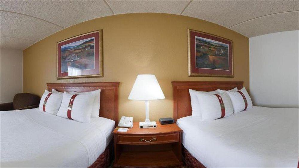 Express- West I-94, An Ihg Eau Claire