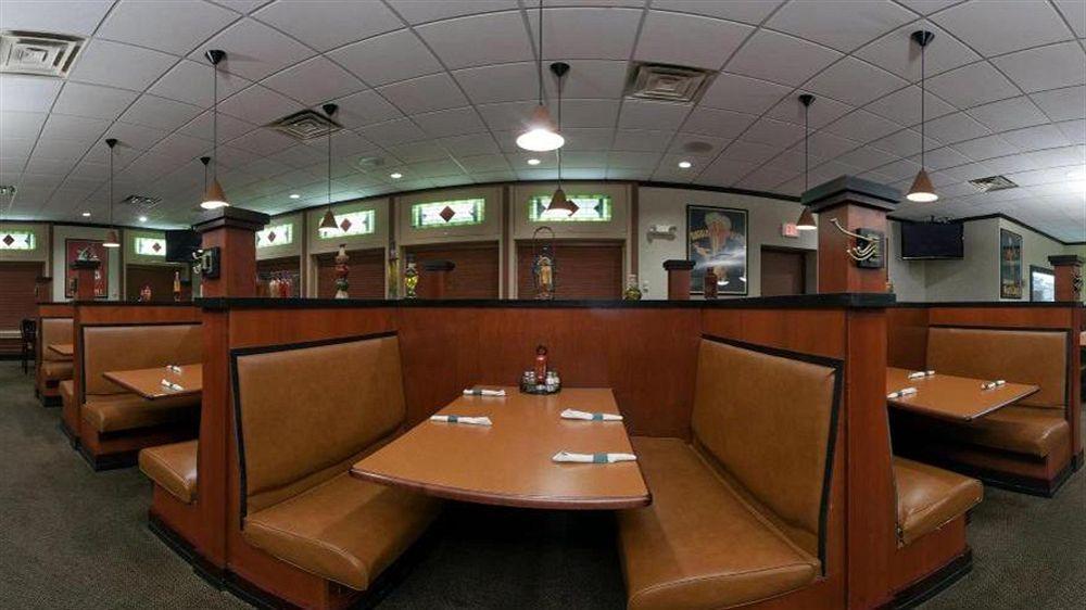 Hotel Express- West I-94, An Ihg 3*